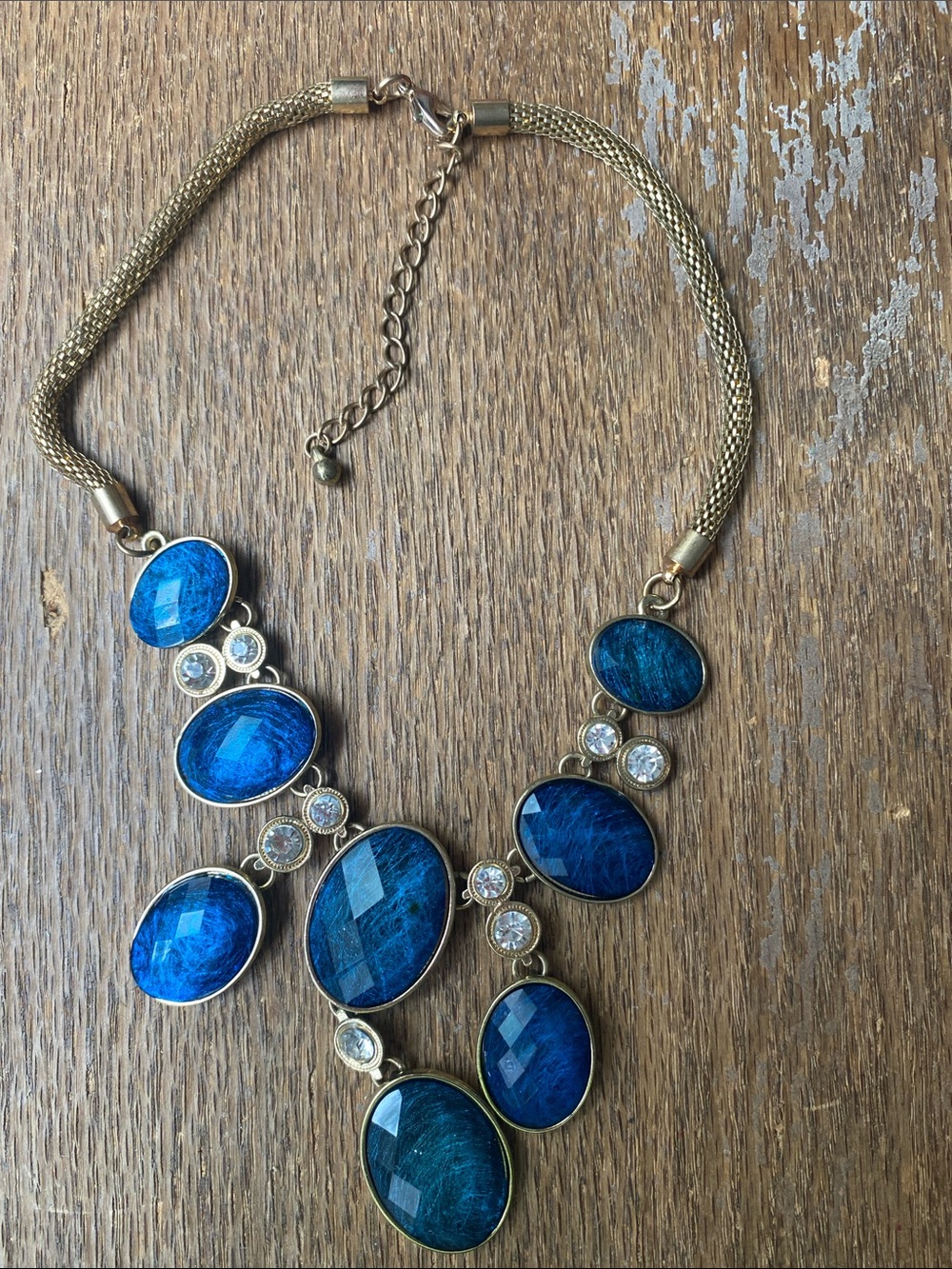 Bib statement necklace with lobster clamps